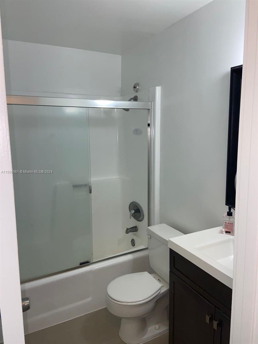 5156 NE 6th Ave # 220