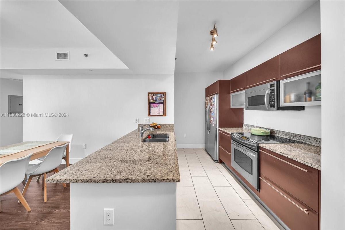 950 Brickell Bay Dr # 2700