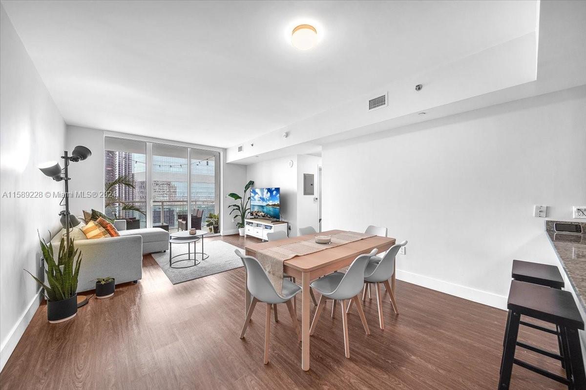 950 Brickell Bay Dr # 2700