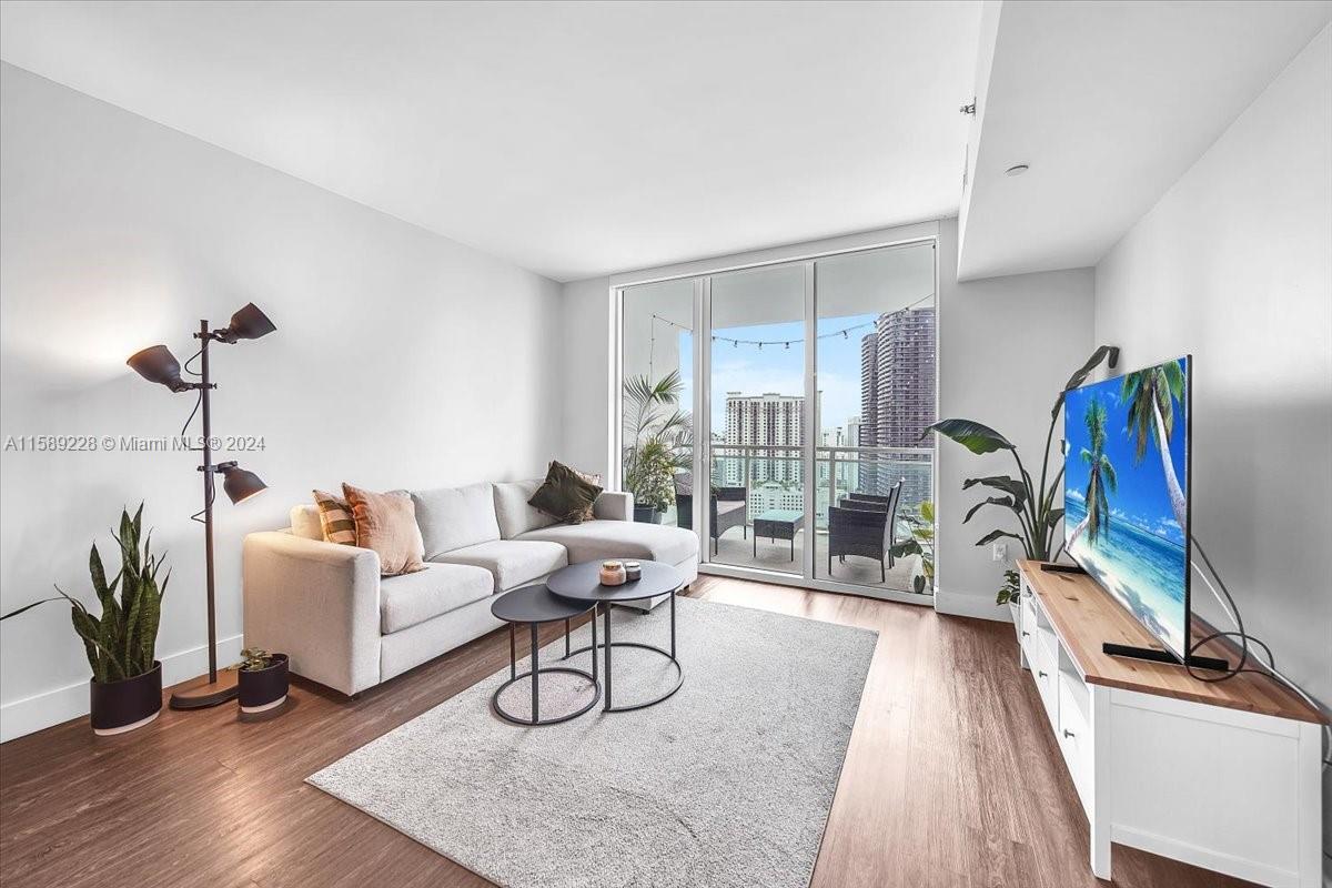 950 Brickell Bay Dr # 2700