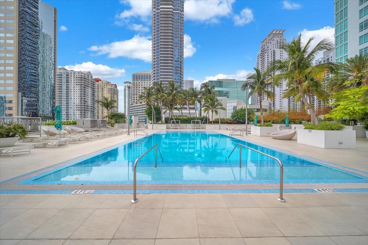950 Brickell Bay Dr # 2700