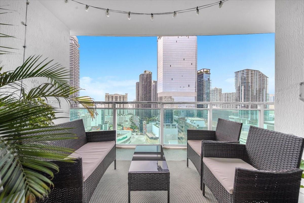 950 Brickell Bay Dr # 2700