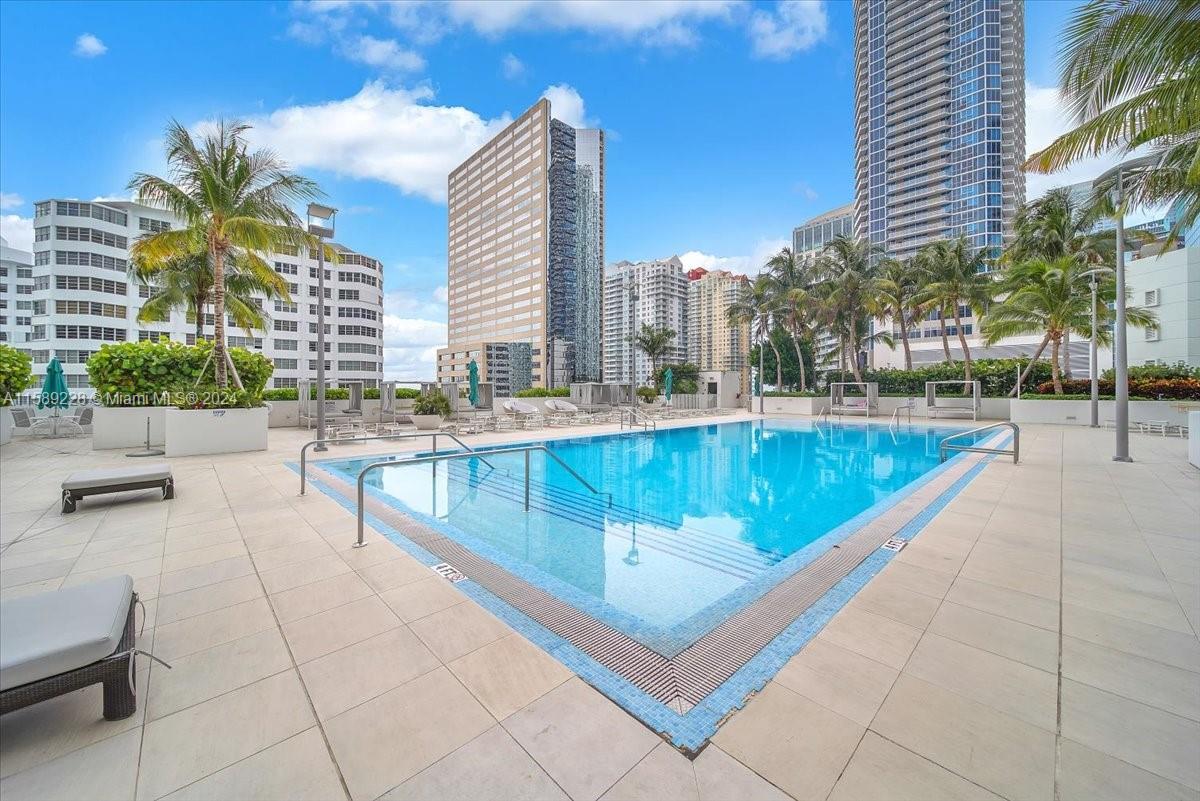 950 Brickell Bay Dr # 2700