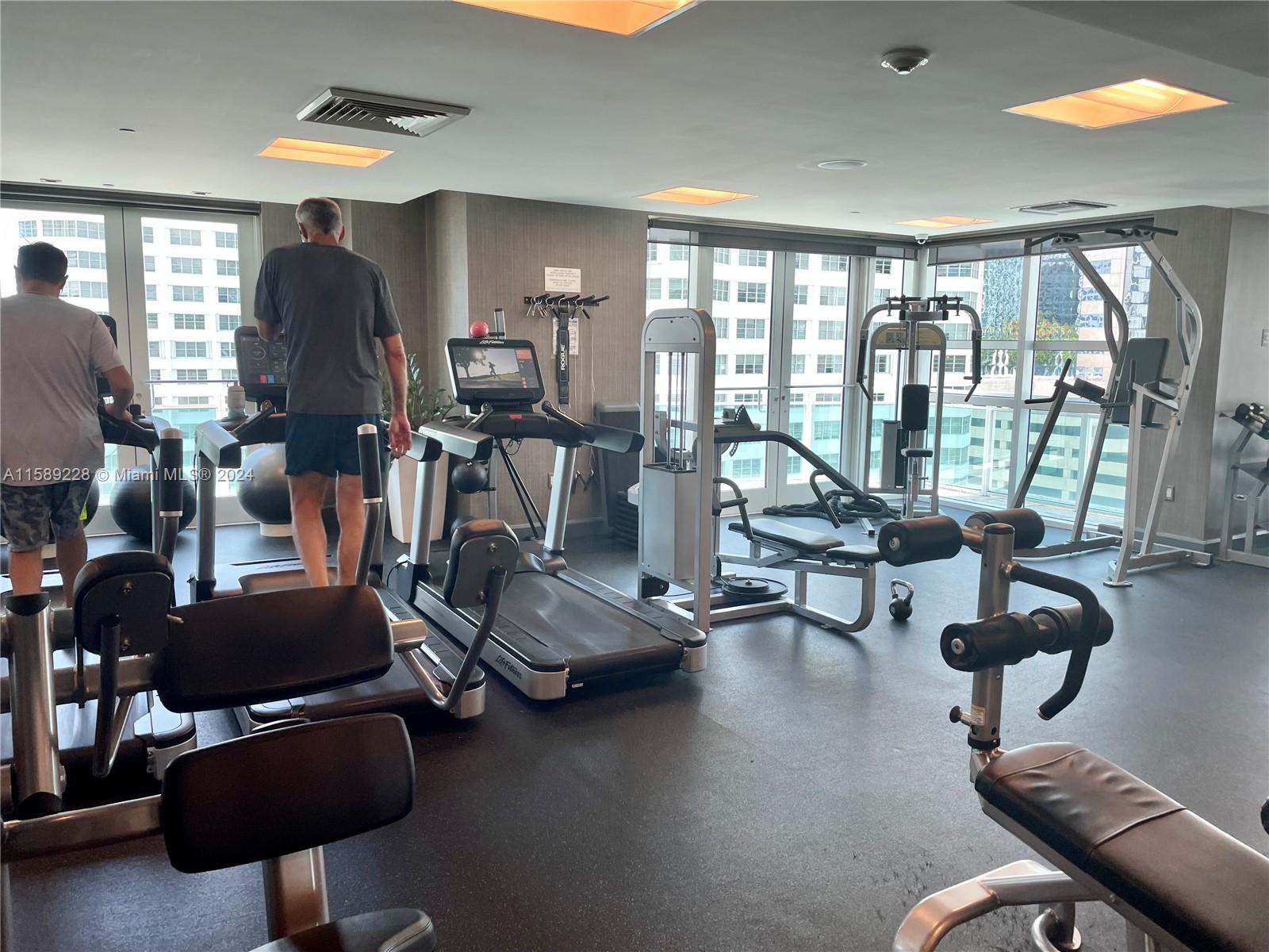 950 Brickell Bay Dr # 2700