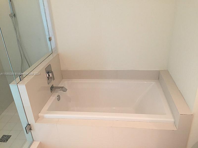 1100 S MIAMI AV Unit: 3908