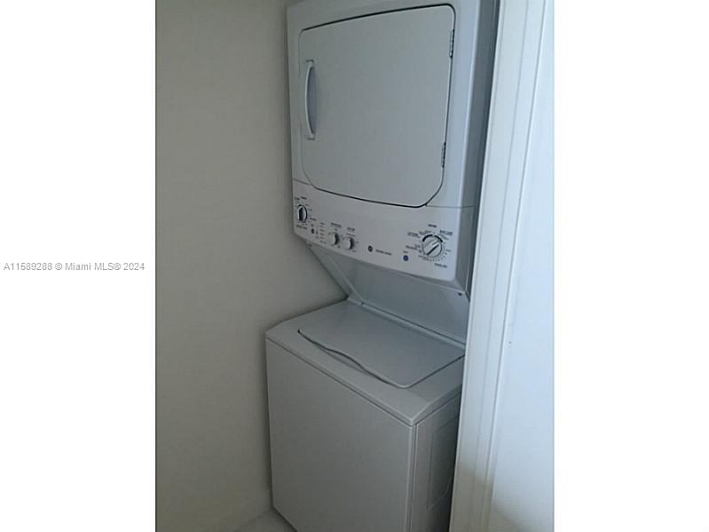 1100 S MIAMI AV Unit: 3908