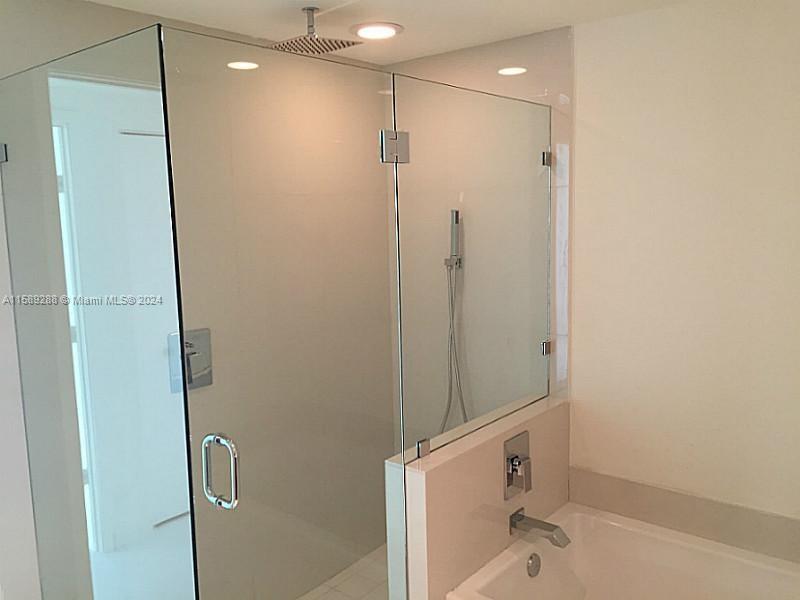 1100 S MIAMI AV Unit: 3908