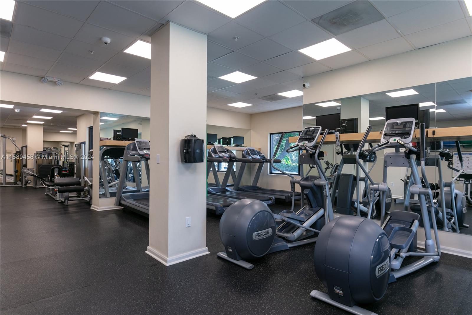 2333 Brickell Ave # 1110