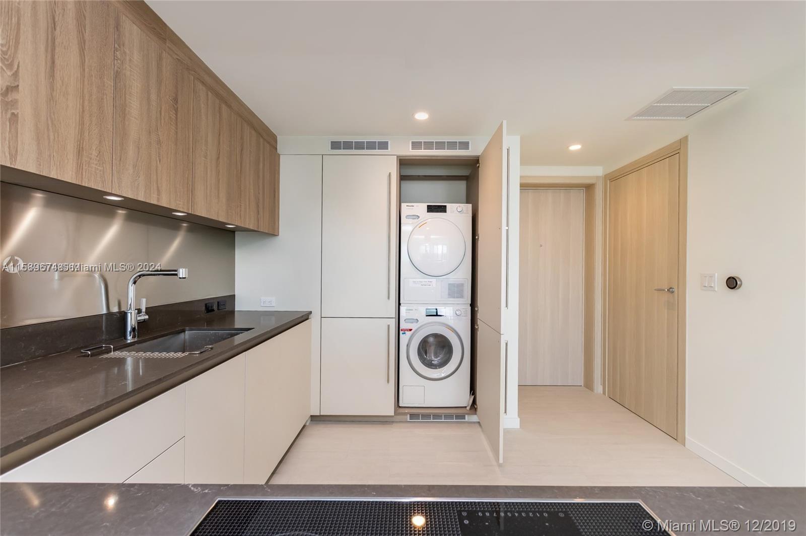 1000 Brickell Plaza # 2804