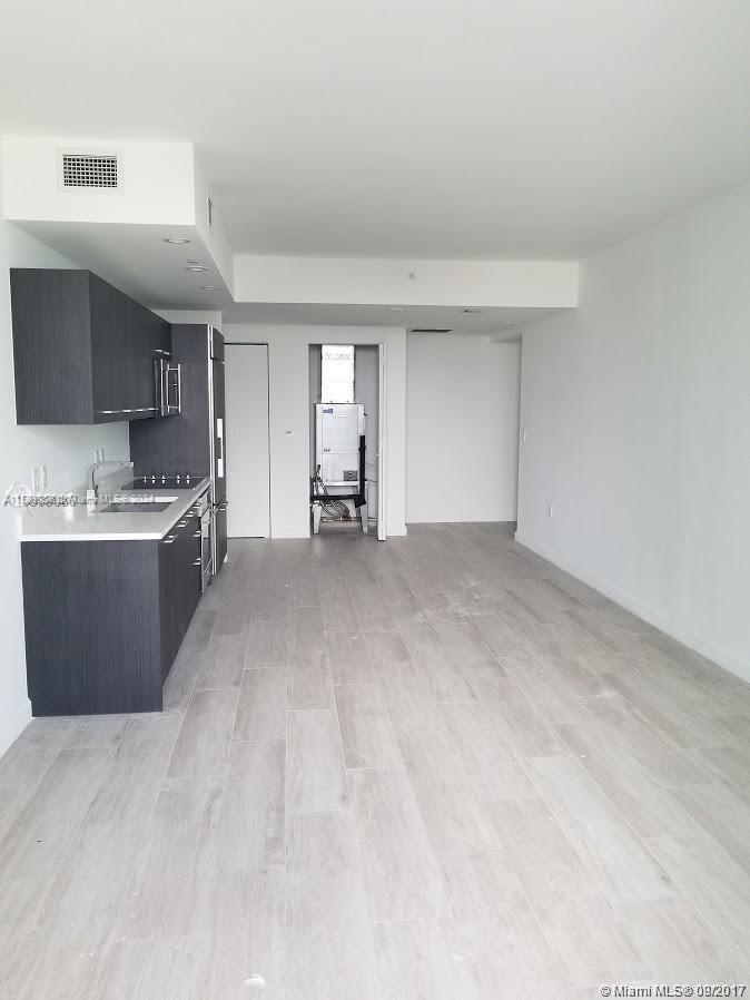 45 SW 9th St # 2209