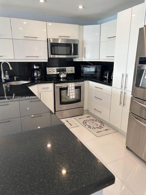 5601 Collins # 1010