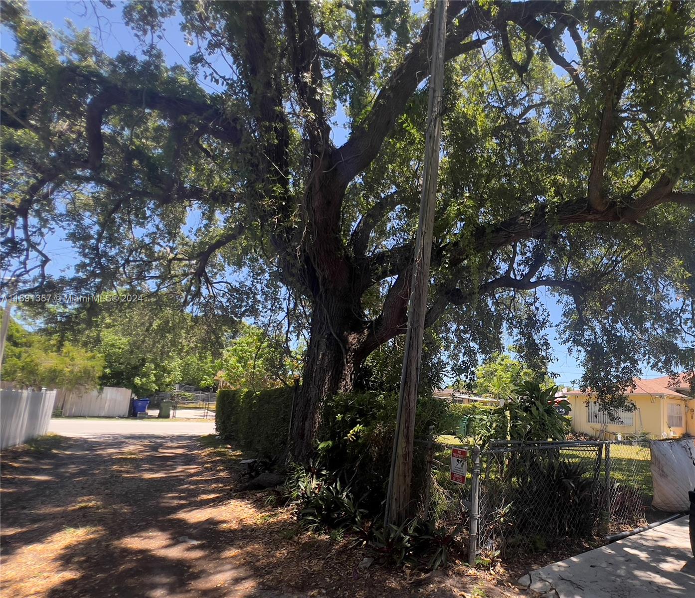 1598 SW 25th Ave