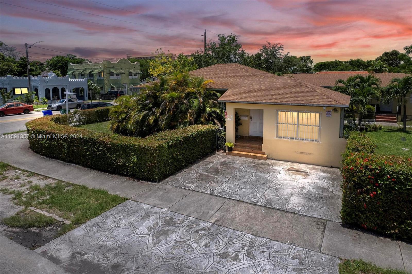 1598 SW 25th Ave