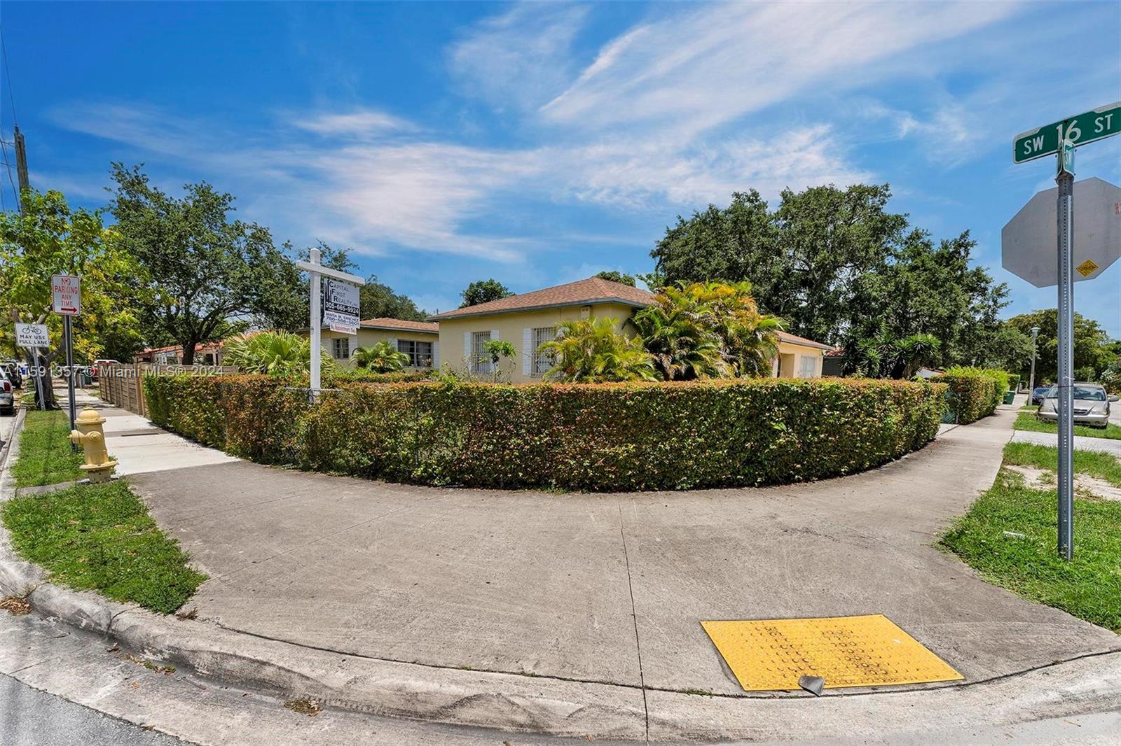 1598 SW 25th Ave