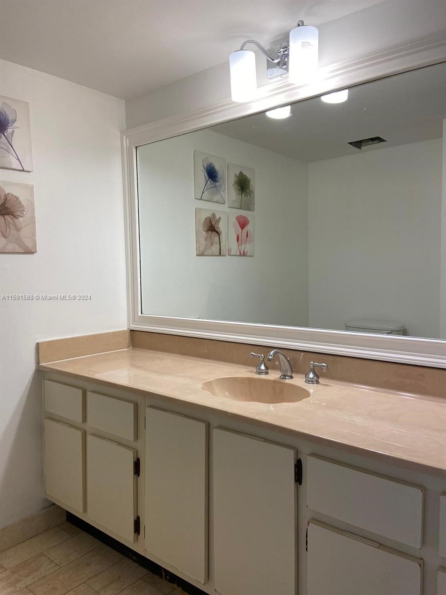 1717 N Bayshore Dr # 3756 Unit: A-3756