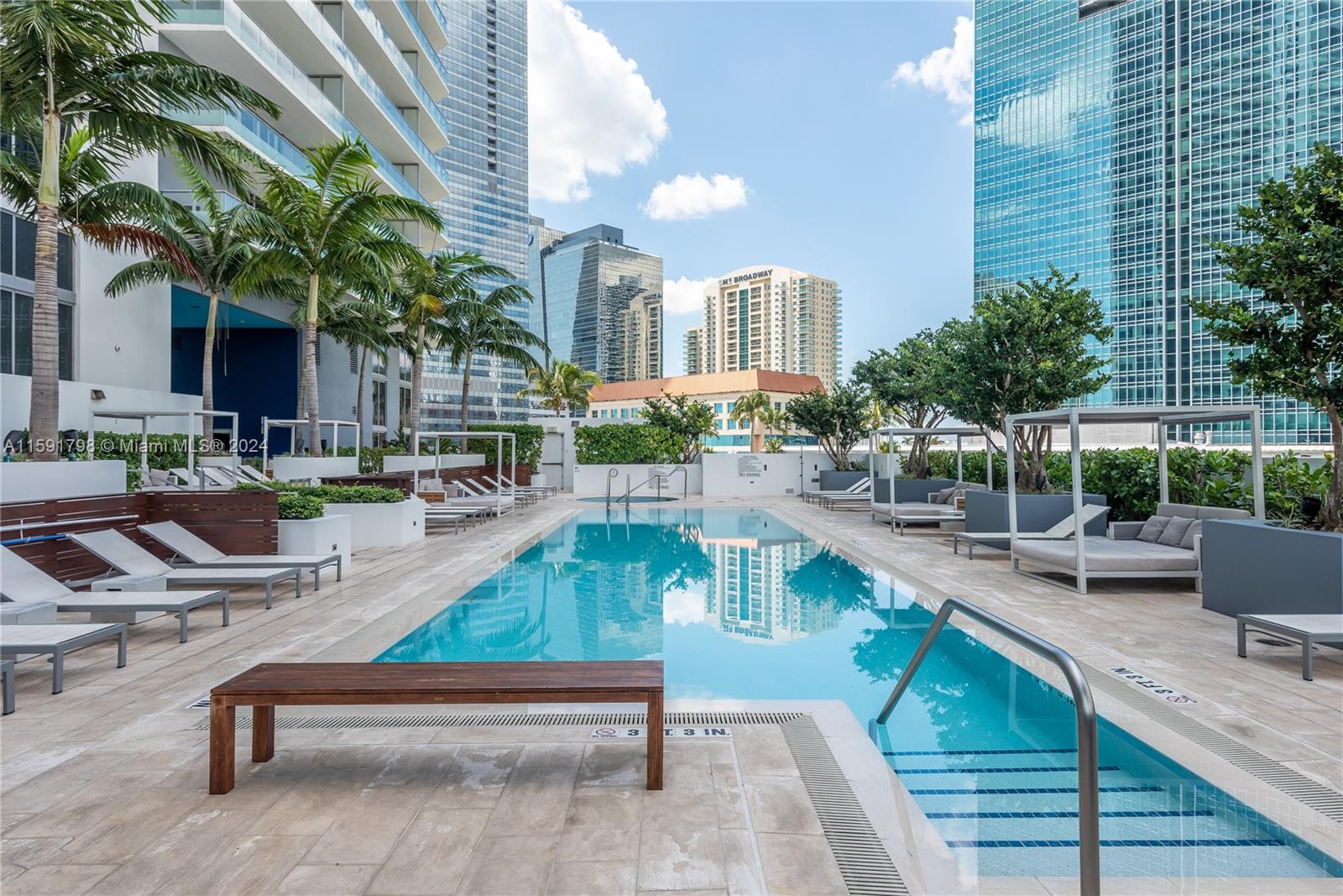 1300 Brickell Bay Dr # 1207