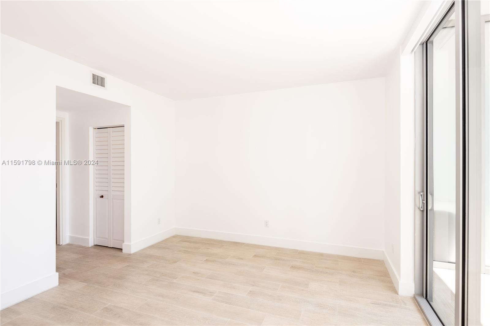 1300 Brickell Bay Dr # 1207