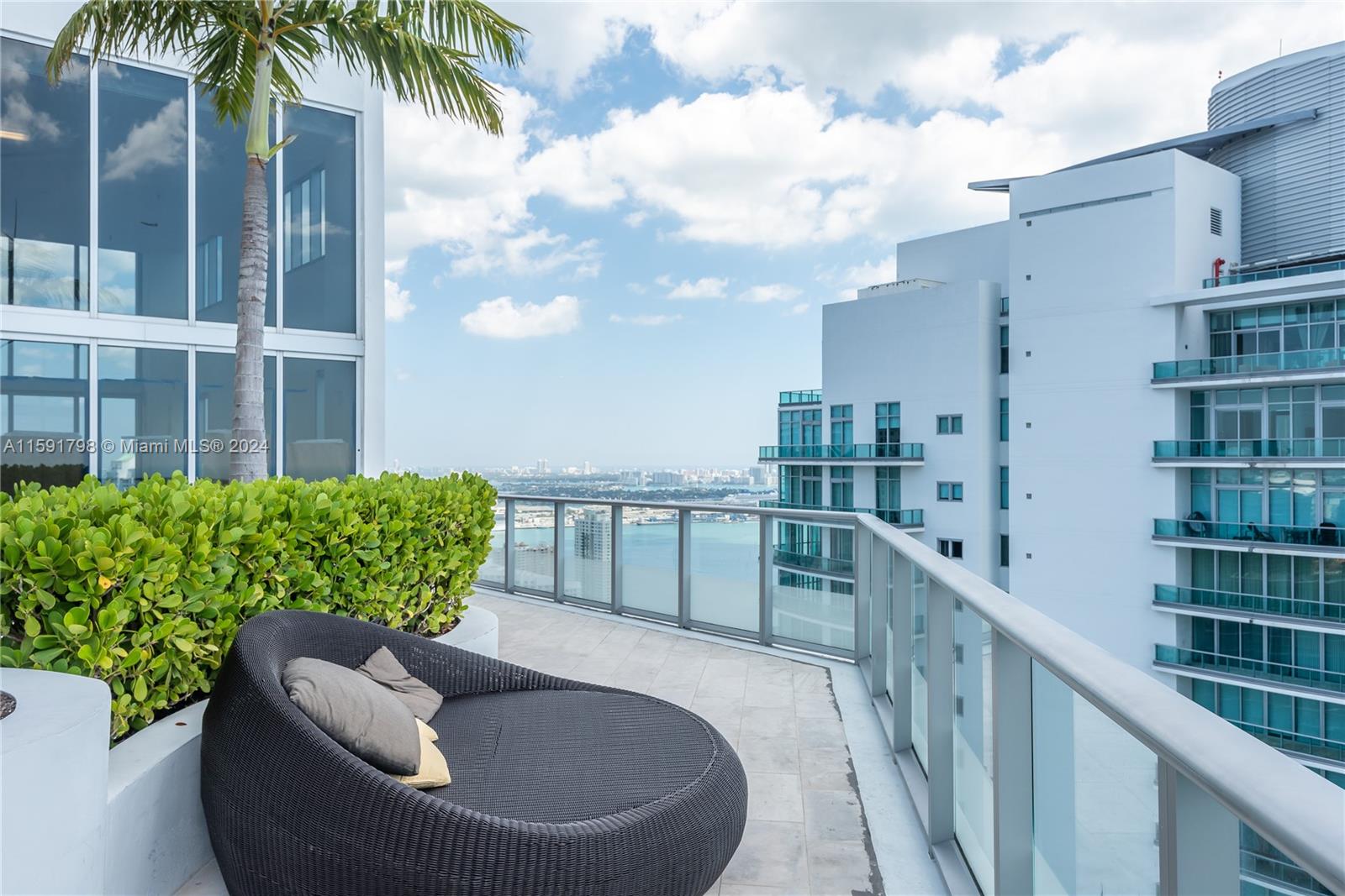 1300 Brickell Bay Dr # 1207