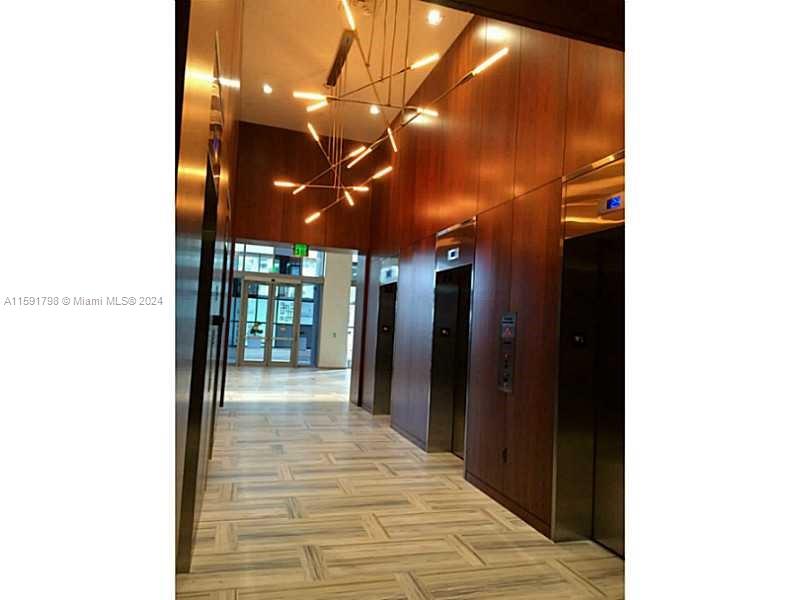 1300 Brickell Bay Dr # 1207