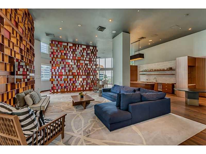 1300 Brickell Bay Dr # 1207
