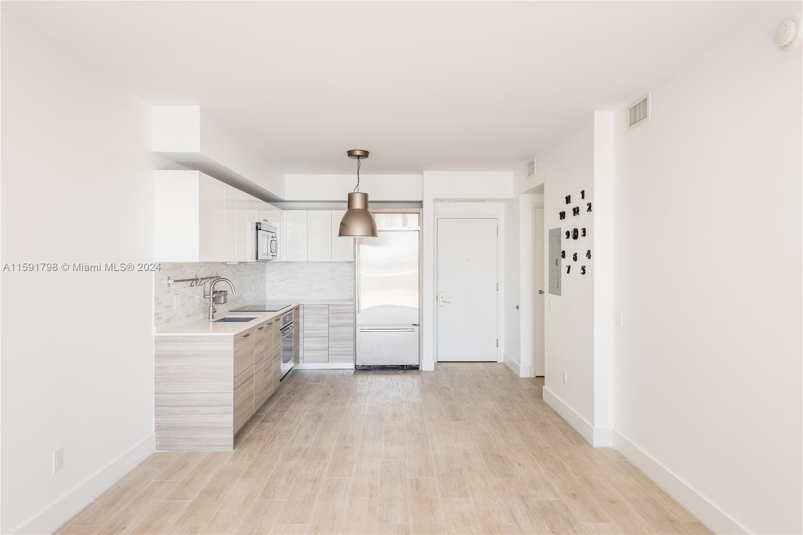 1300 Brickell Bay Dr # 1207