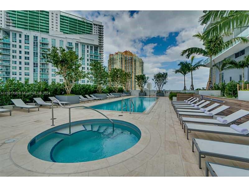 1300 Brickell Bay Dr # 1207
