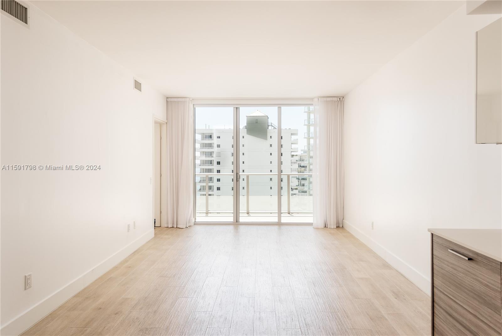 1300 Brickell Bay Dr # 1207