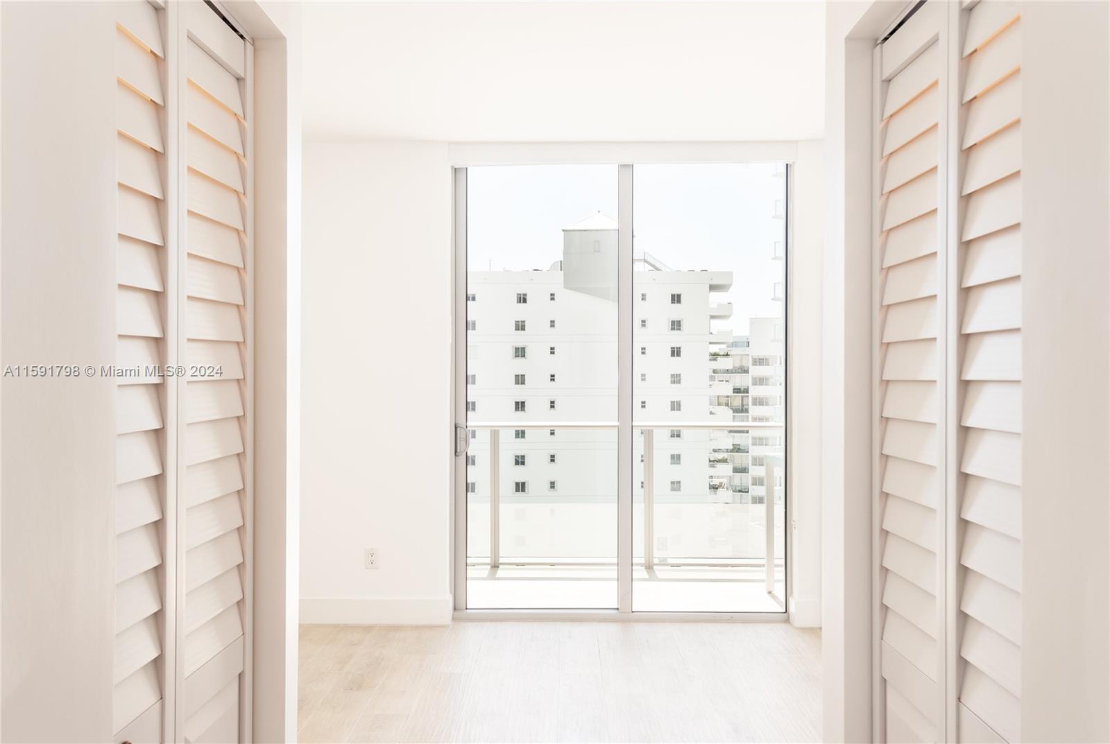 1300 Brickell Bay Dr # 1207