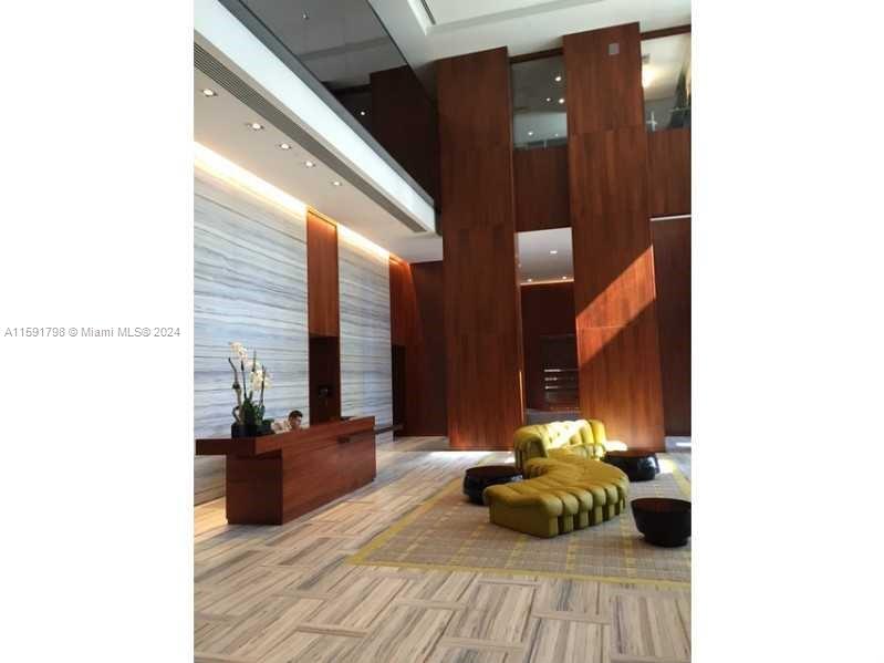 1300 Brickell Bay Dr # 1207