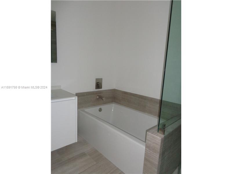 1300 Brickell Bay Dr # 1207