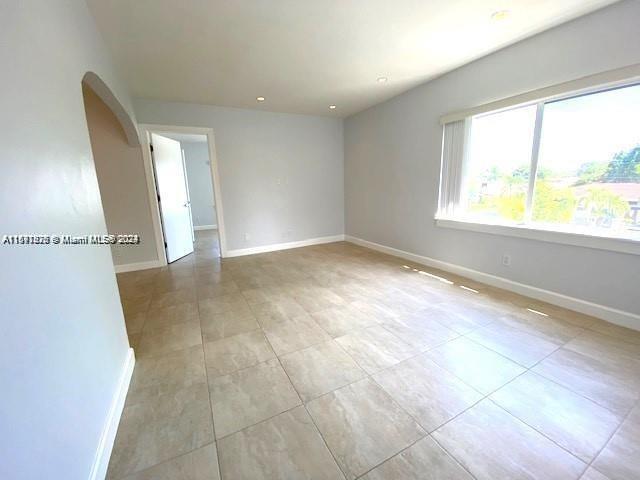 3433 SW 16th St # 3433