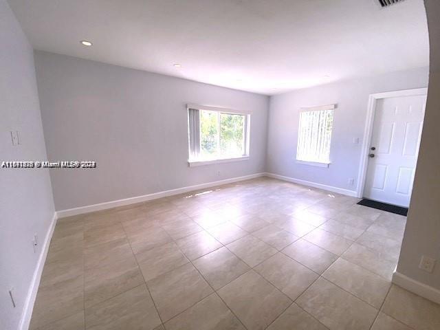 3433 SW 16th St # 3433