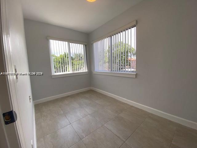 3433 SW 16th St # 3433