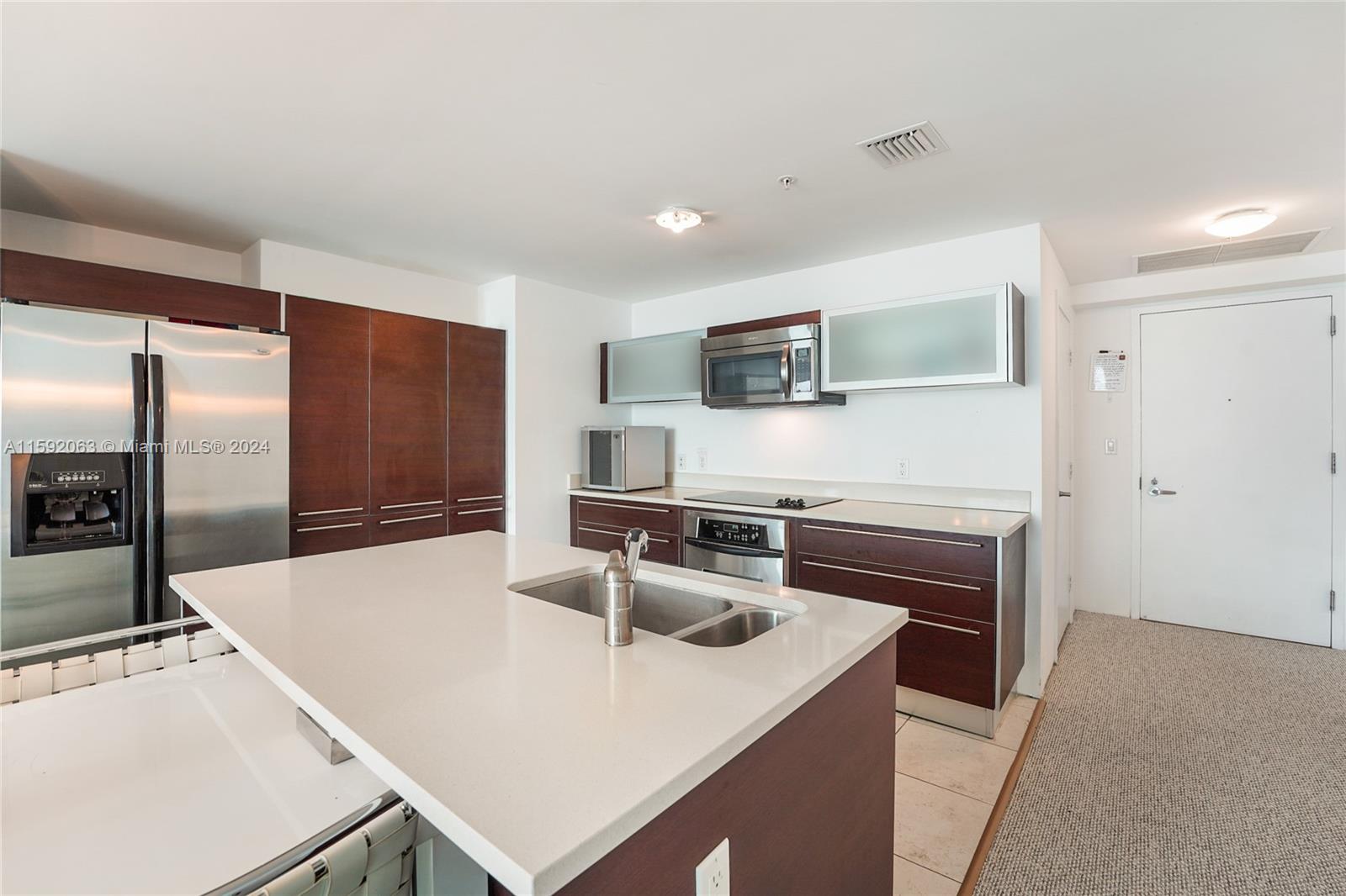 1900 N Bayshore Dr # 3904