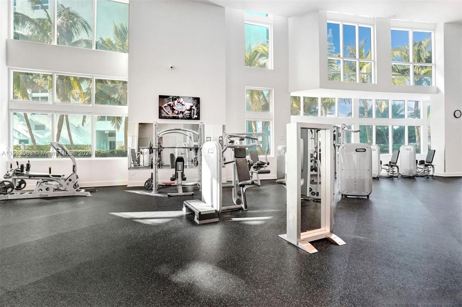 1900 N Bayshore Dr # 3904