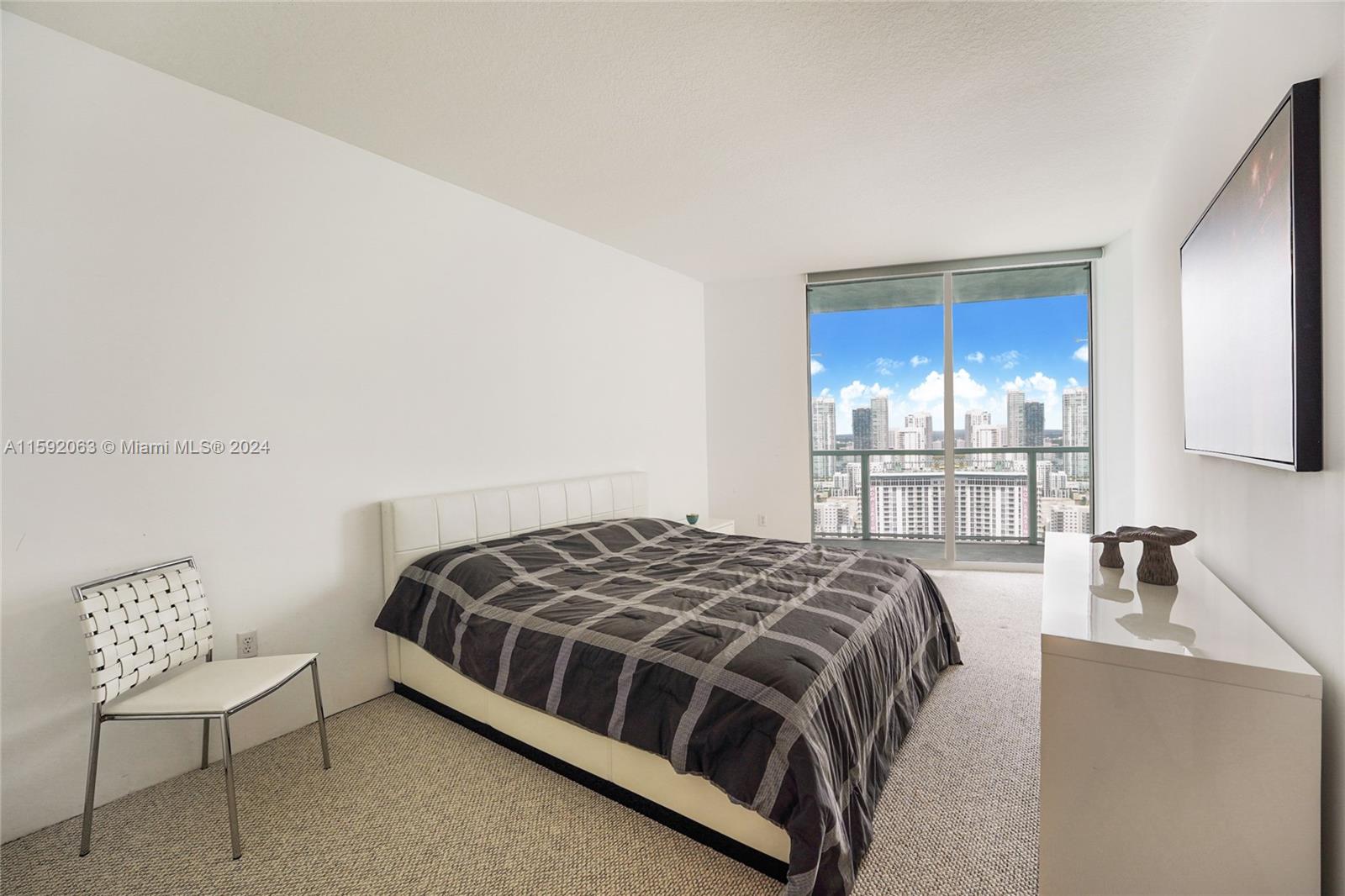 1900 N Bayshore Dr # 3904