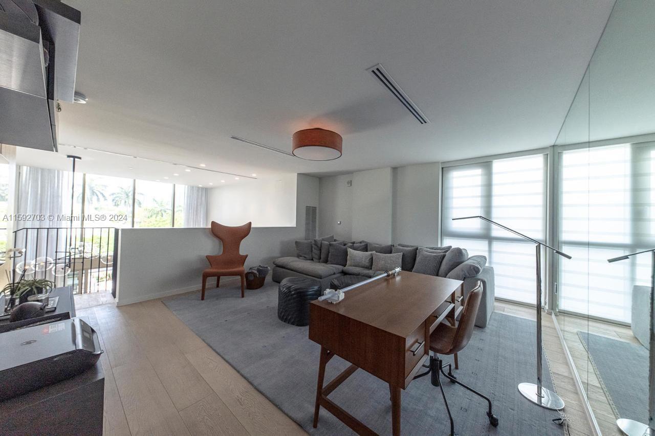 300 Collins Ave # 2A