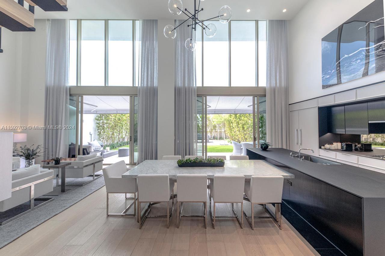 300 Collins Ave # 2A