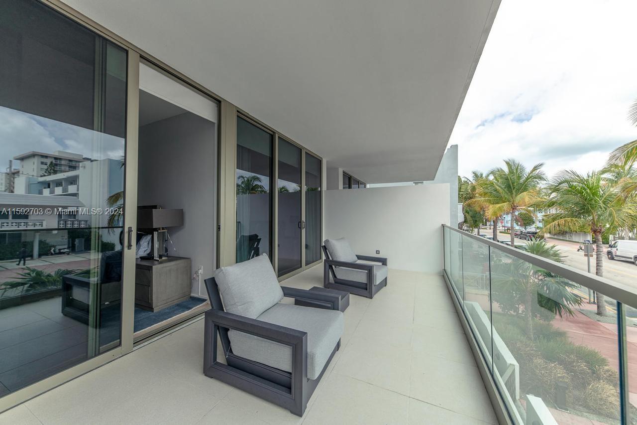 300 Collins Ave # 2A