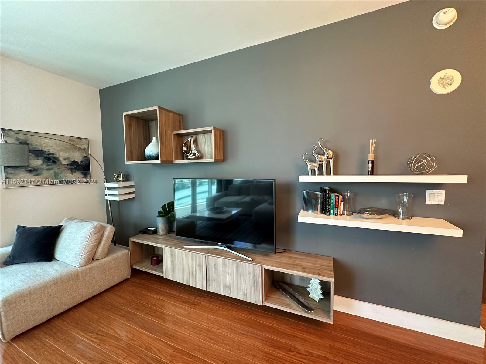 951 Brickell Ave # 510