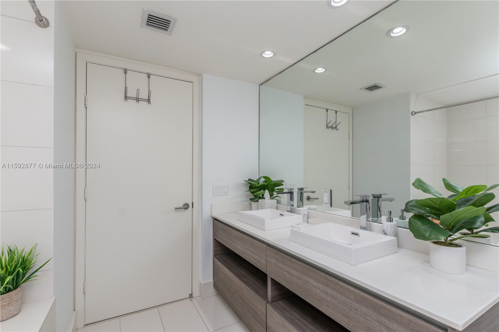 1100 S Miami Ave Unit: 702