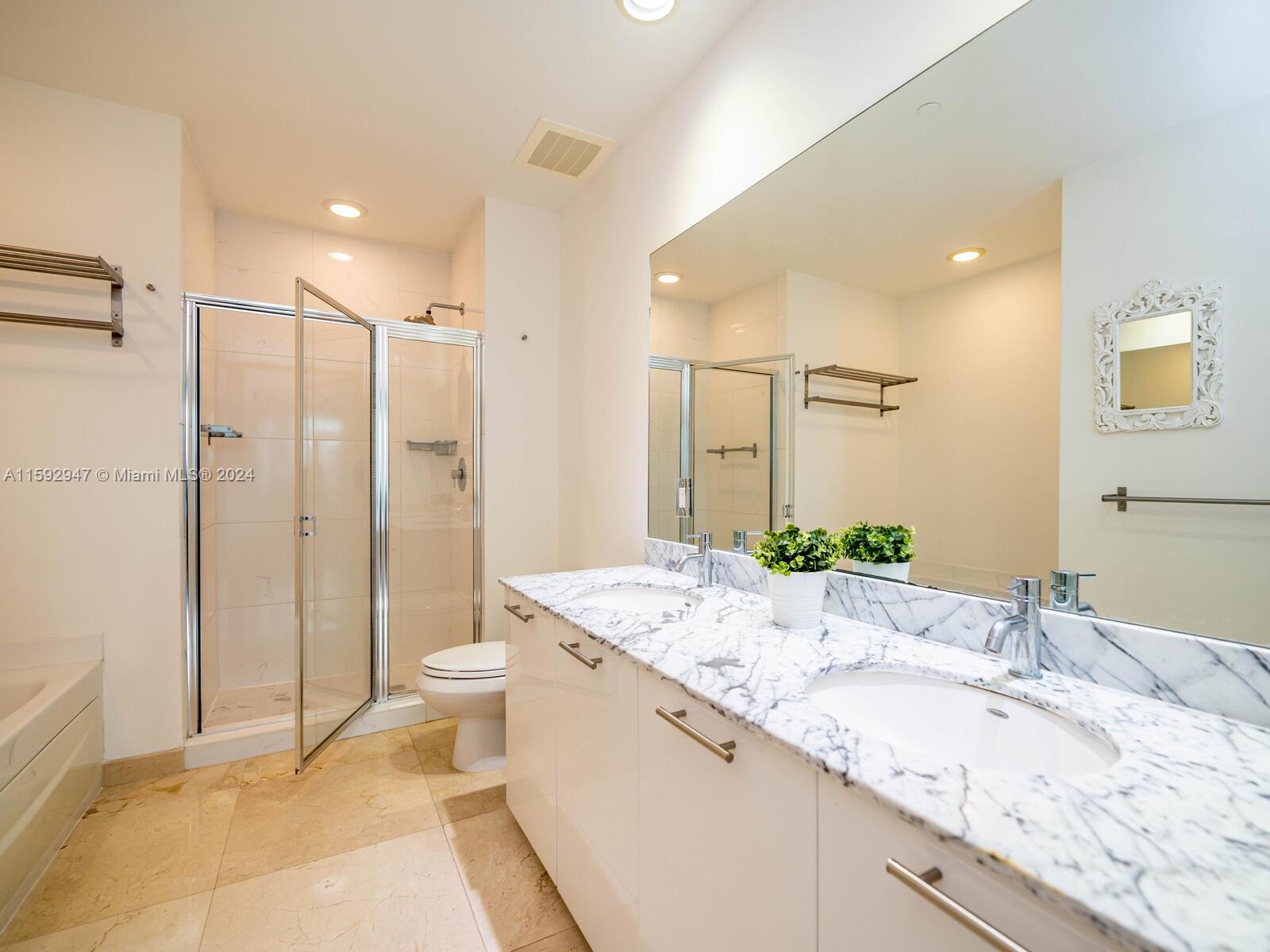 950 Brickell Bay Dr # 4104