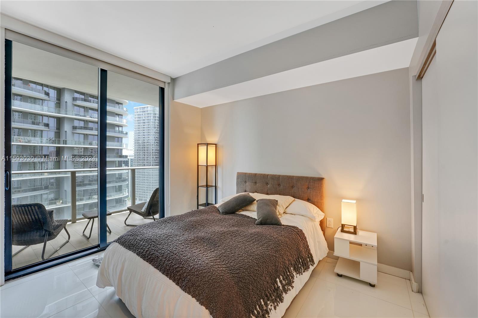 1010 Brickell Ave # 3007