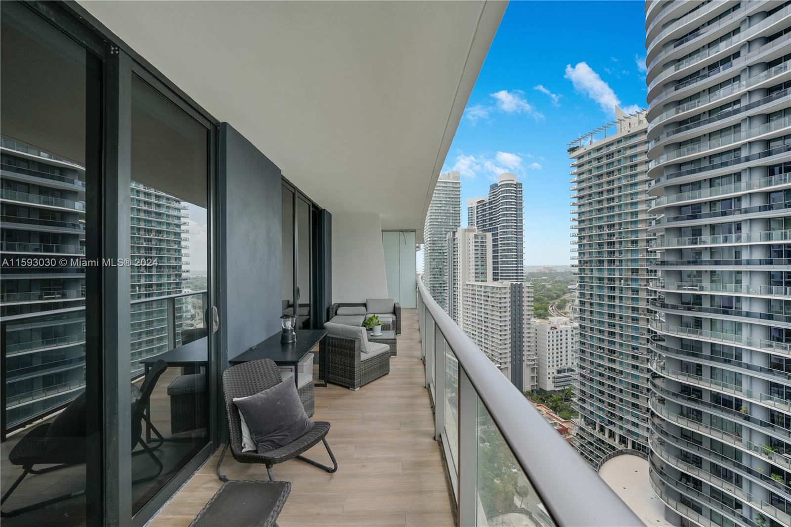 1010 Brickell Ave # 3007