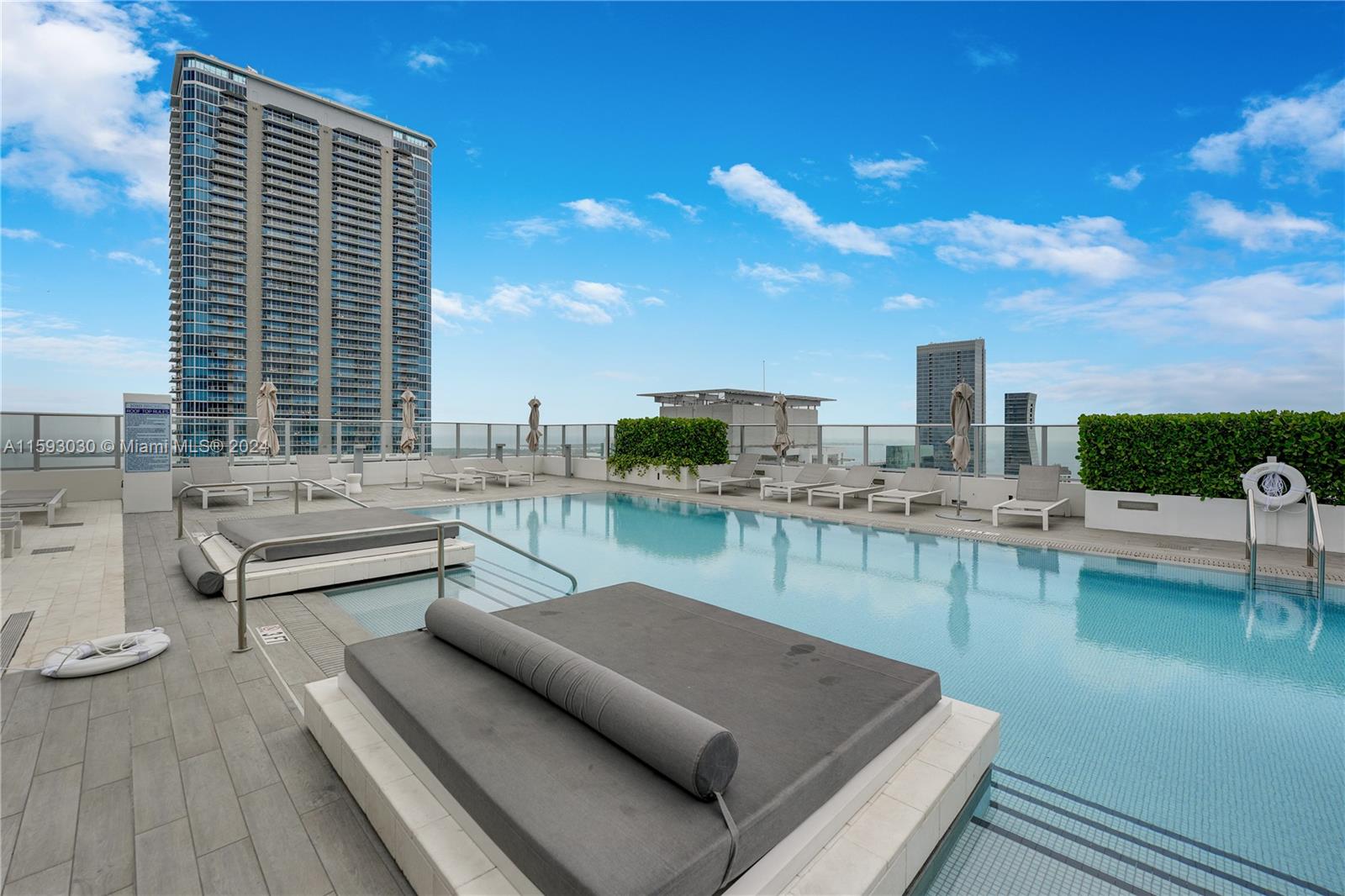 1010 Brickell Ave # 3007
