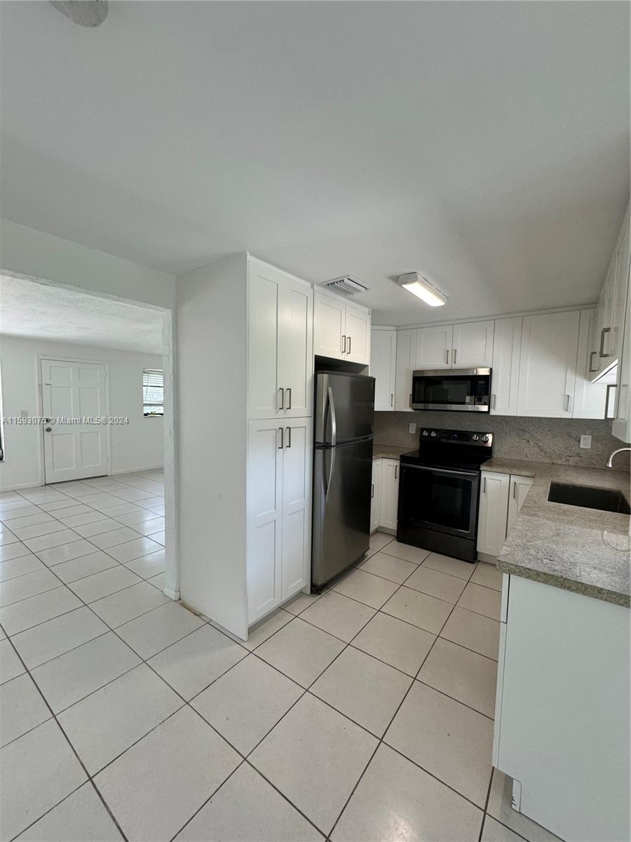 5704 Cody St # 5704