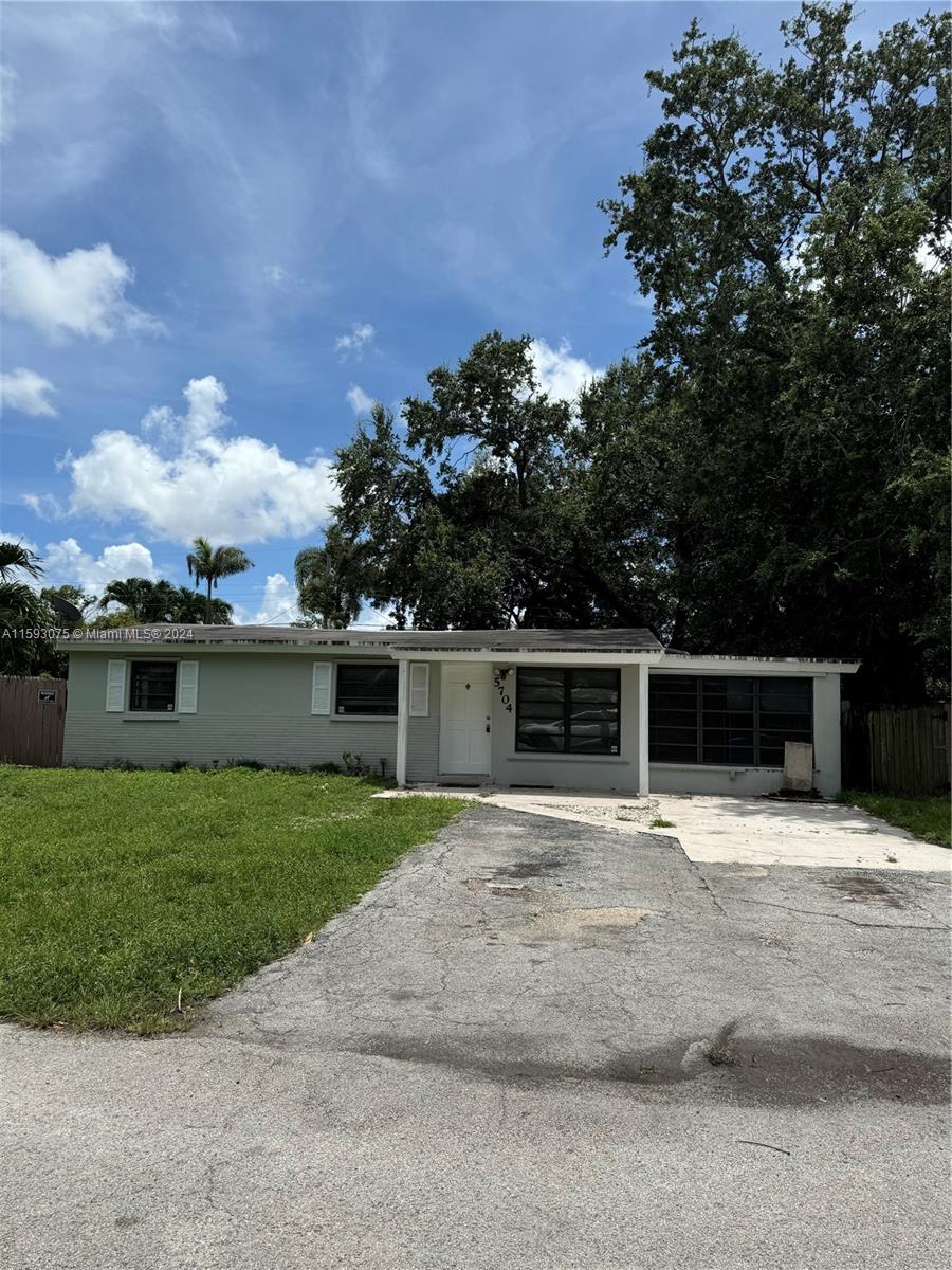 5704 Cody St # 5704
