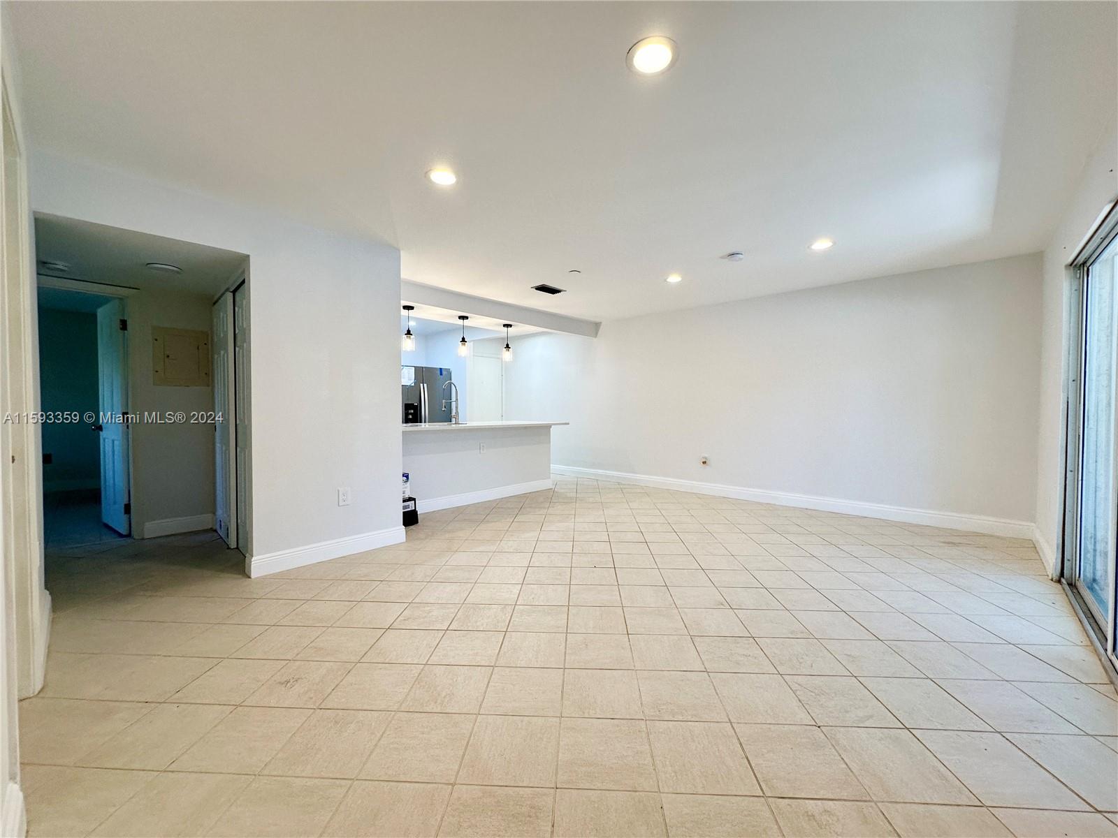 441 SE 10th St # D102