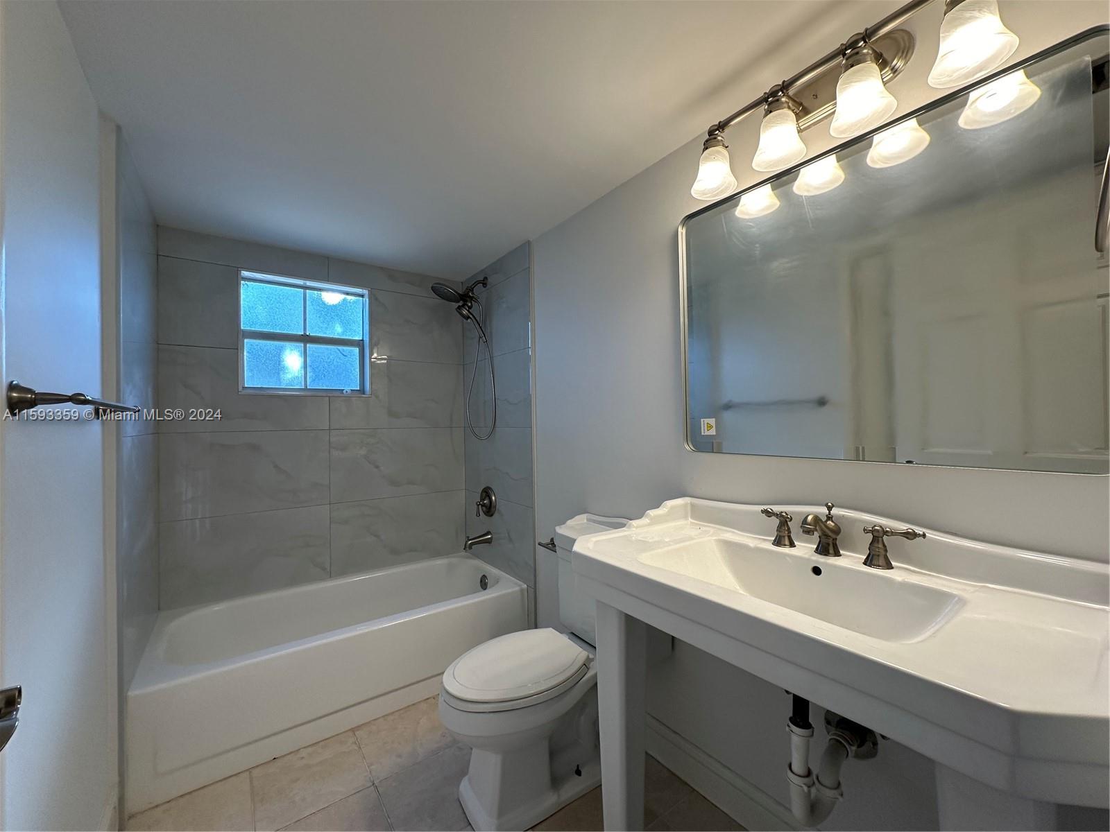 441 SE 10th St # D102
