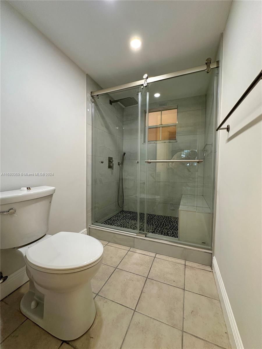 441 SE 10th St # D102